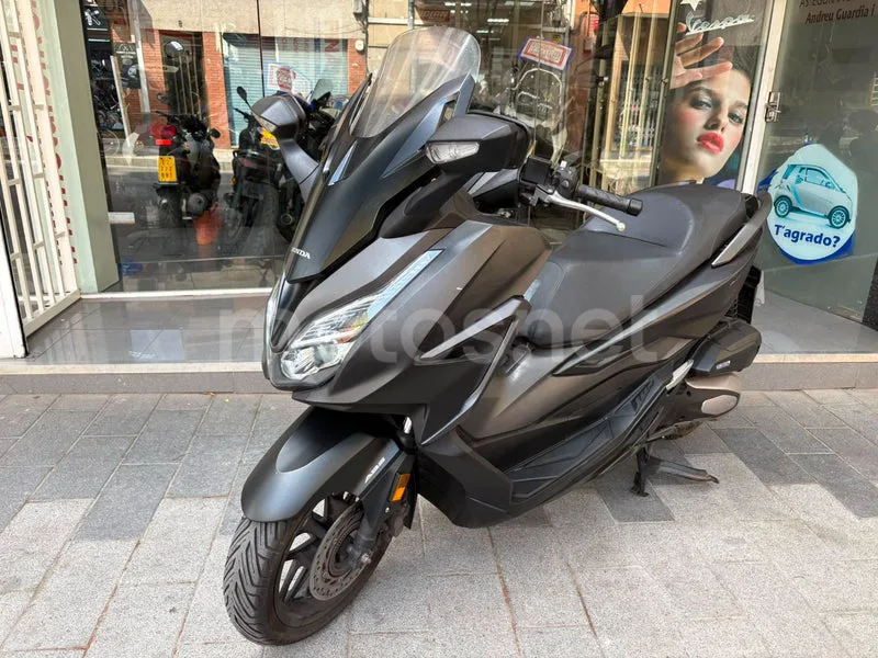 Honda Forza 125 - Vista 3
