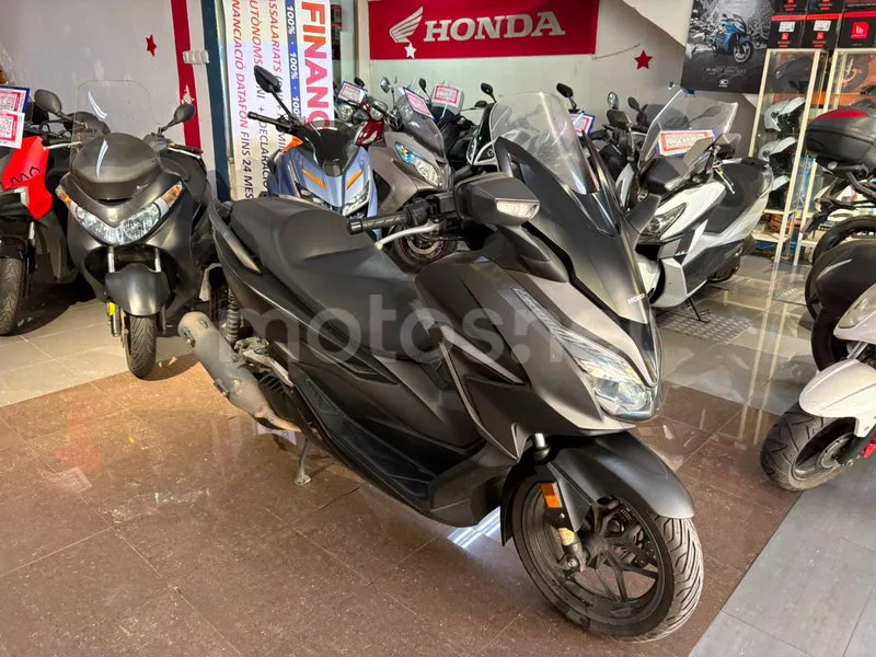 Honda Forza 125 - Vista 4