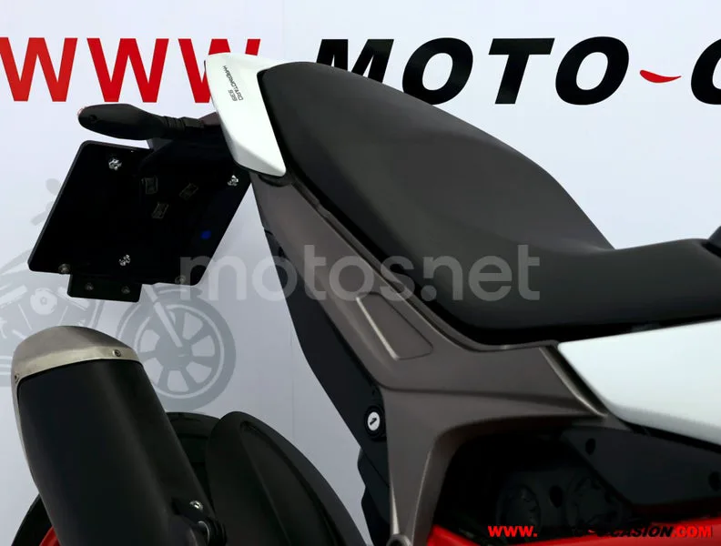 Ducati Hypermotard 939 - Vista 21