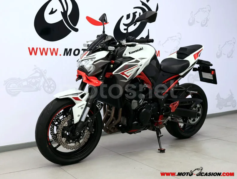 Kawasaki Z900 - Vista 8