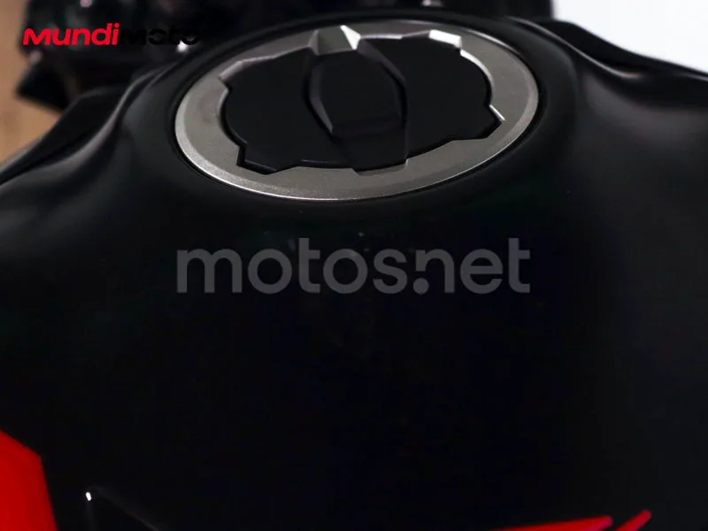 Kawasaki Z900 - Vista 17