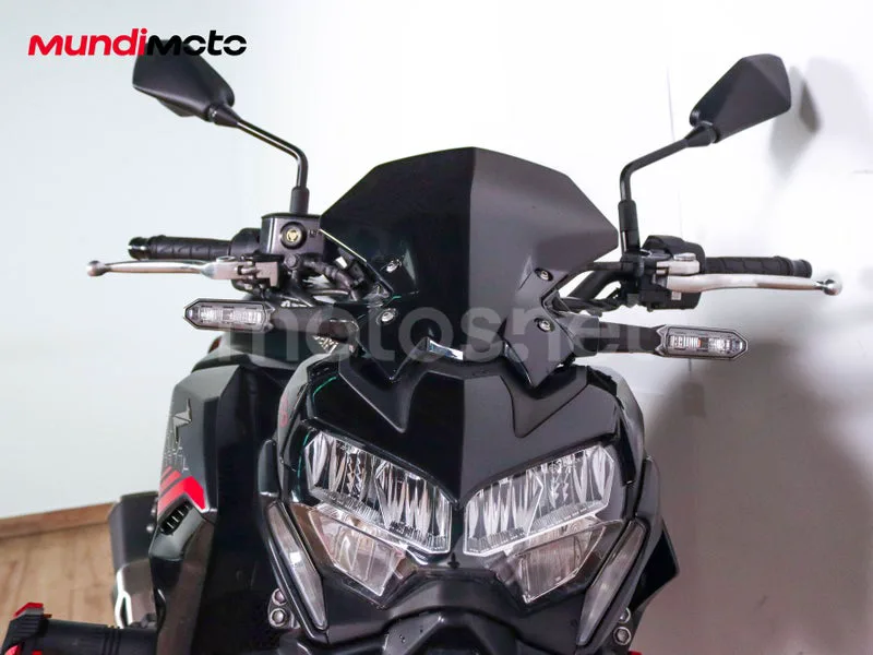 Kawasaki Z900 - Vista 5