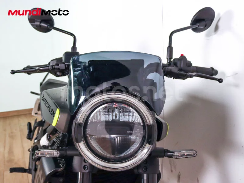 Husqvarna Svartpilen 401 - Vista 5