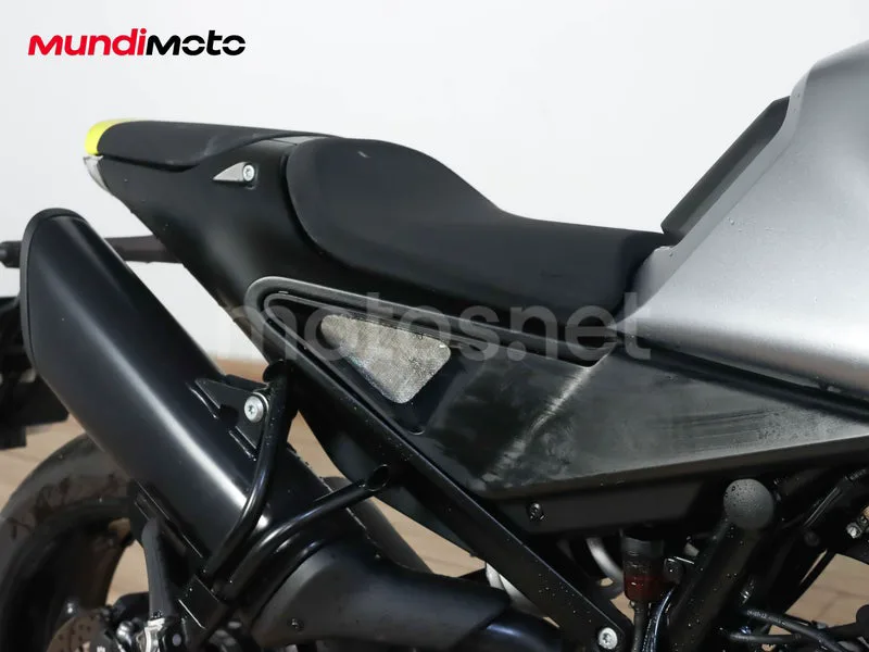 Husqvarna Vitpilen 801 - Vista 16