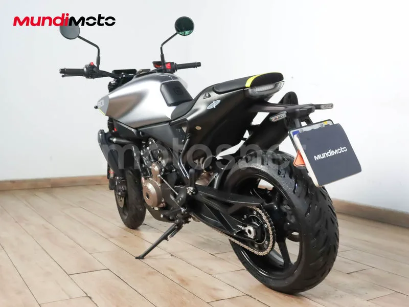 Husqvarna Vitpilen 801 - Vista 8