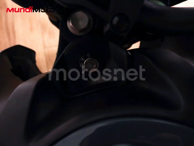 Yamaha MT-125 - Vista 16