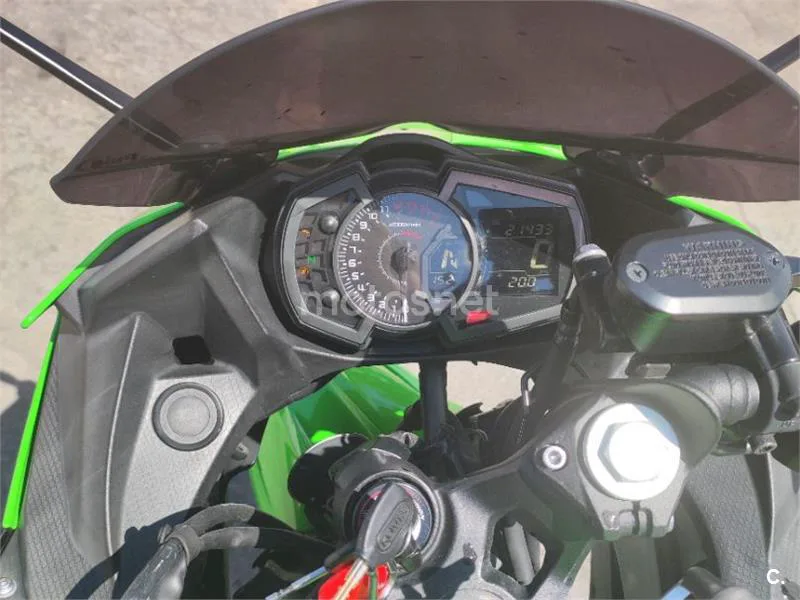 Kawasaki Ninja 400 - Vista 7