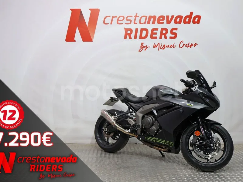 Triumph Daytona 660 7290 € 2024 Granada - 1