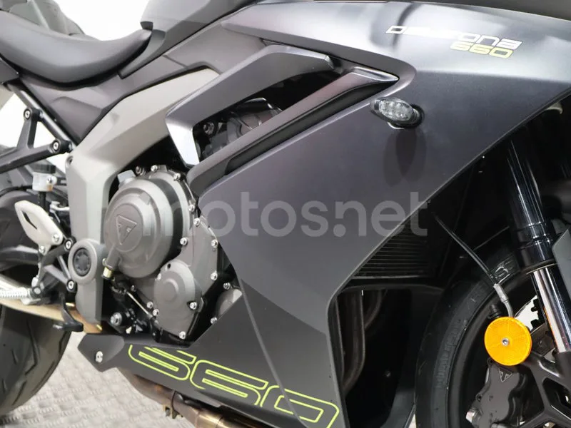 Triumph Daytona 660 - Vista 12