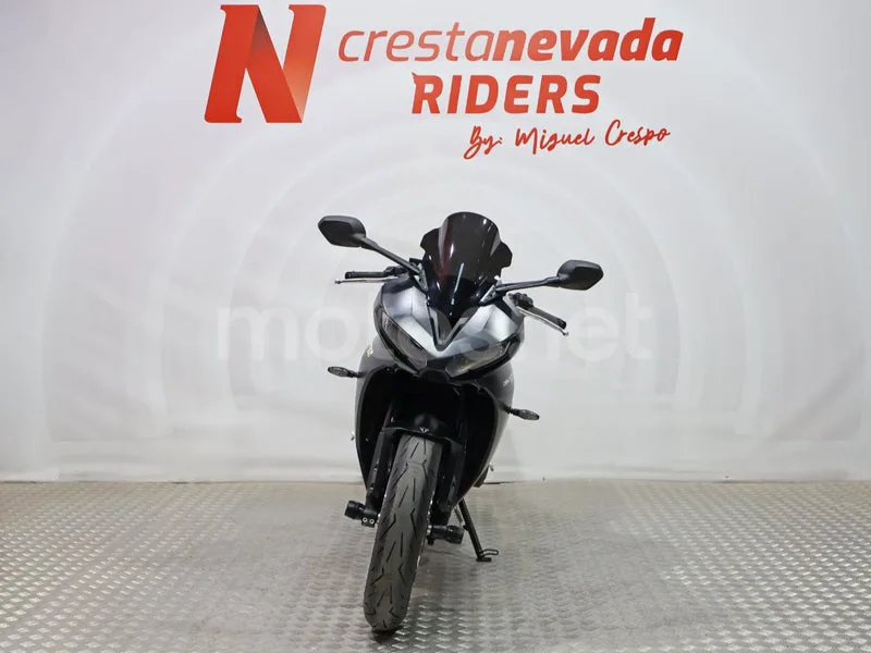 Triumph Daytona 660 - Vista 5