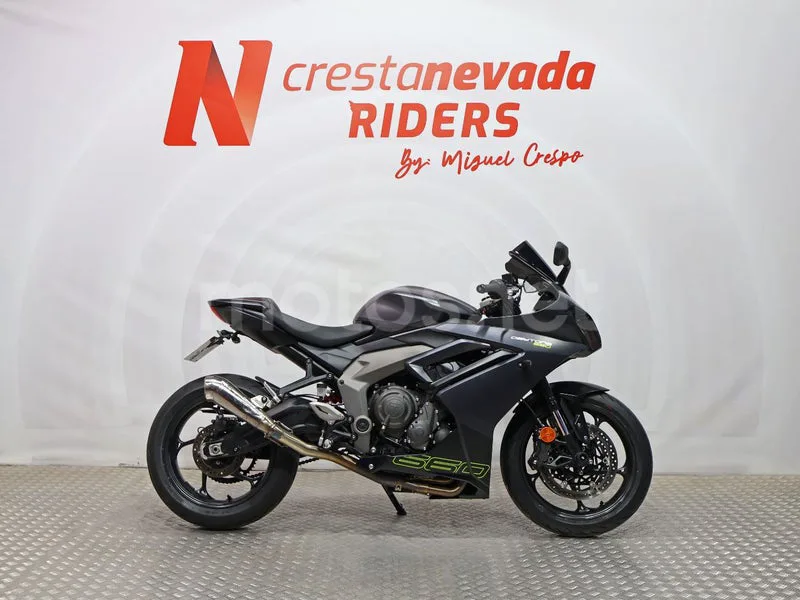 Triumph Daytona 660 - Vista 7