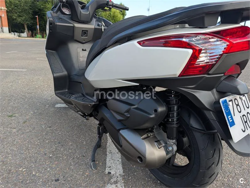Kymco Super Dink 300 - Vista 13