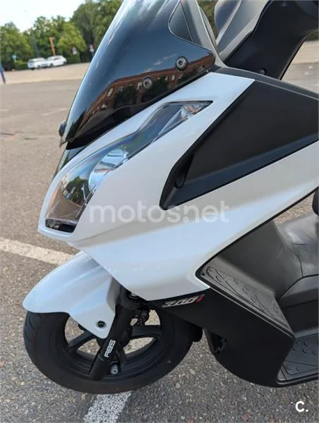 Kymco Super Dink 300 - Vista 15