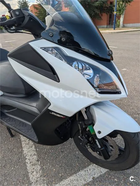 Kymco Super Dink 300 - Vista 16