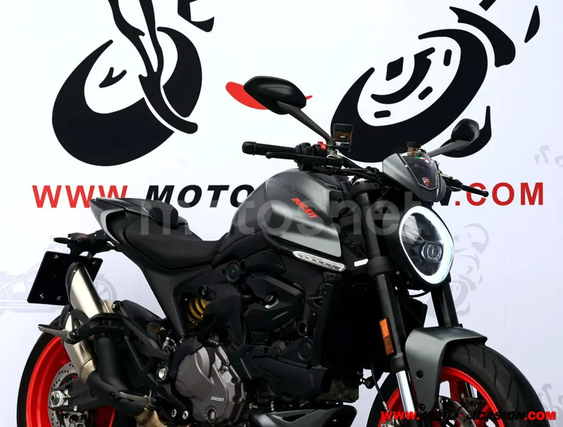 Ducati Monster - Vista 4