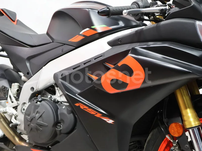 Aprilia RSV4 - Vista 12