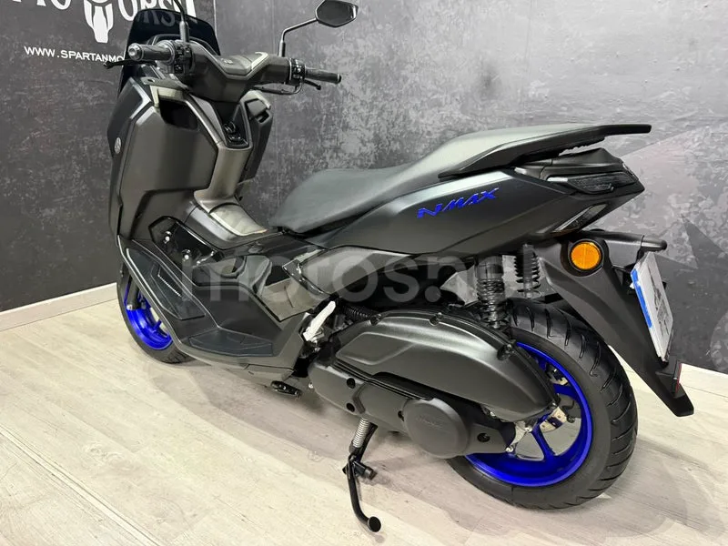 Yamaha NMAX - Vista 9