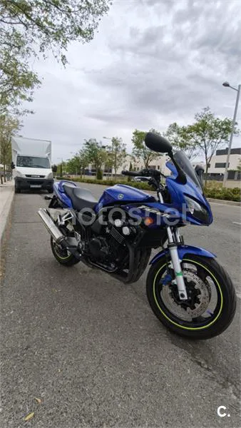 Yamaha FZS600 Fazer - Vista 3