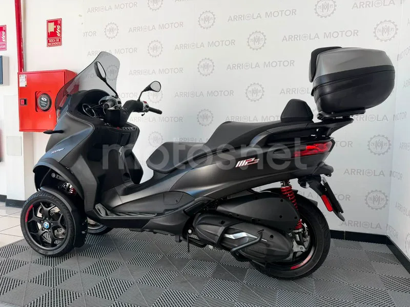 Piaggio MP3 - Vista 3