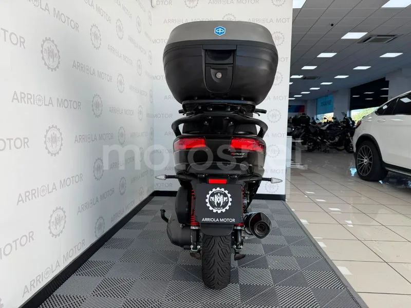 Piaggio MP3 - Vista 8