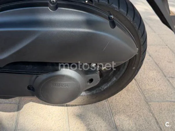 Yamaha NMAX - Vista 13