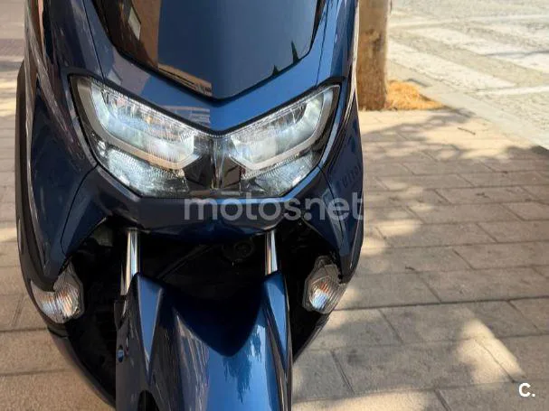 Yamaha NMAX - Vista 9