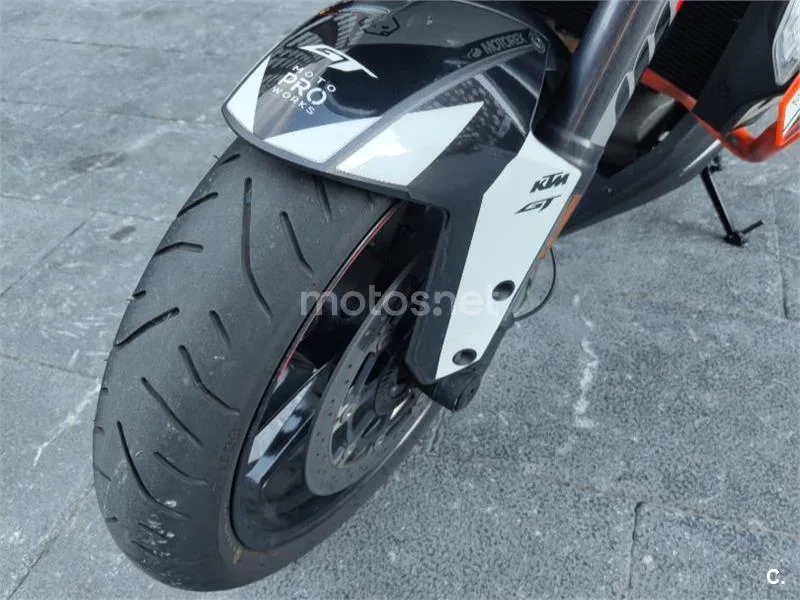 KTM 1290 Super Duke GT - Vista 3