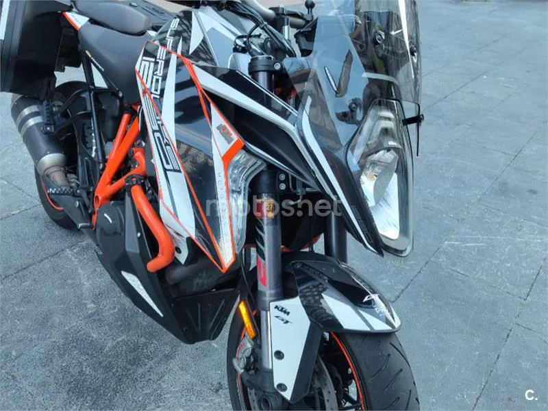KTM 1290 Super Duke GT - Vista 5