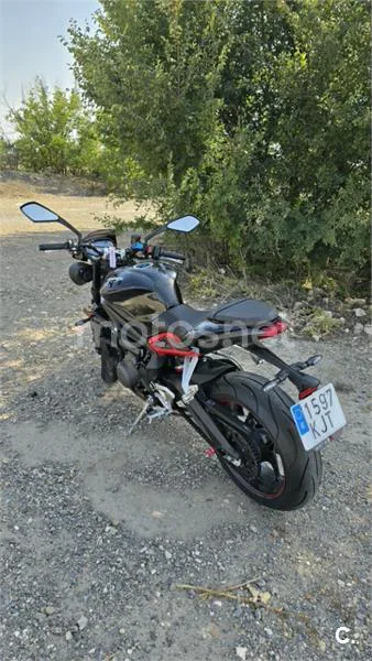 Triumph Street Triple - Vista 4