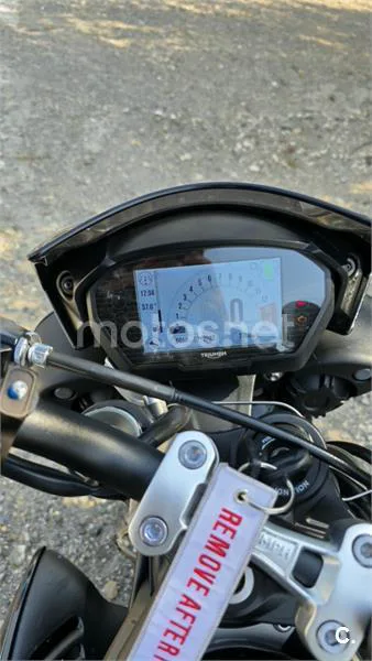 Triumph Street Triple - Vista 7