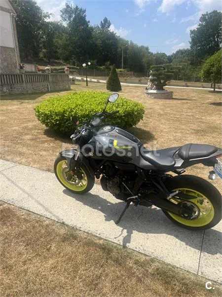 Yamaha MT-07 - Vista 4