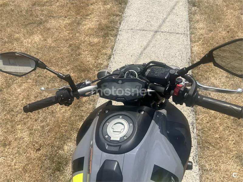 Yamaha MT-07 - Vista 8