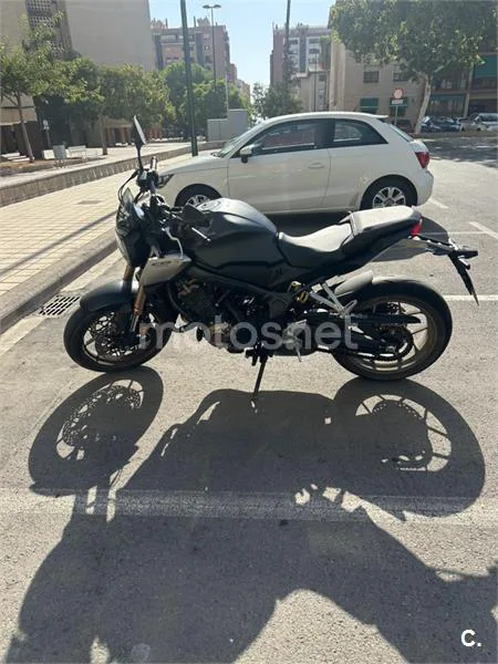 Honda CB650R - Vista 4