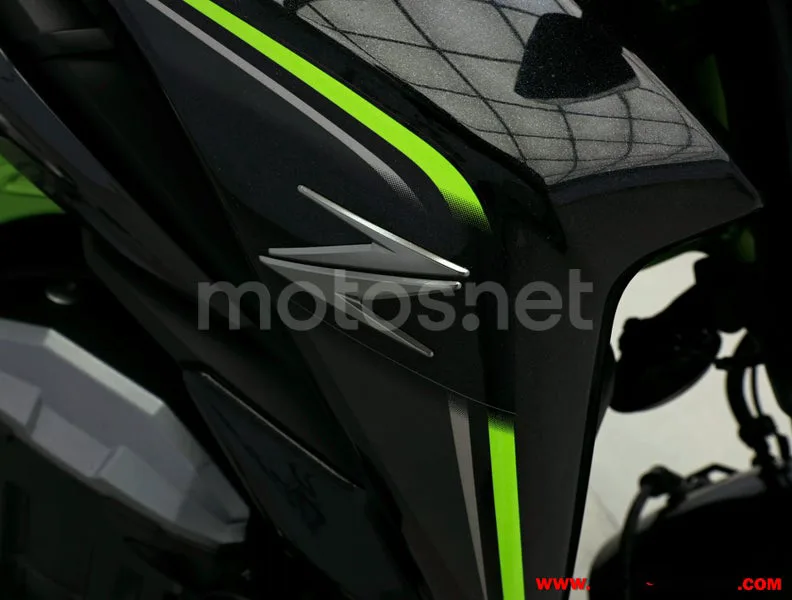 Kawasaki Z900 - Vista 9