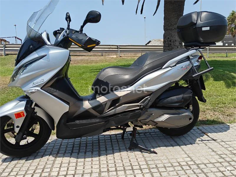 Kawasaki J300 - Vista 3