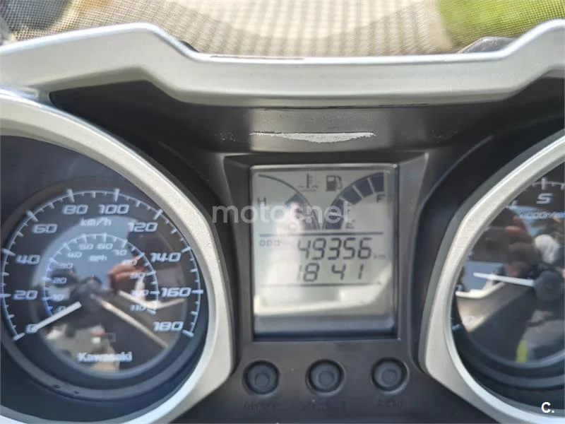 Kawasaki J300 - Vista 5
