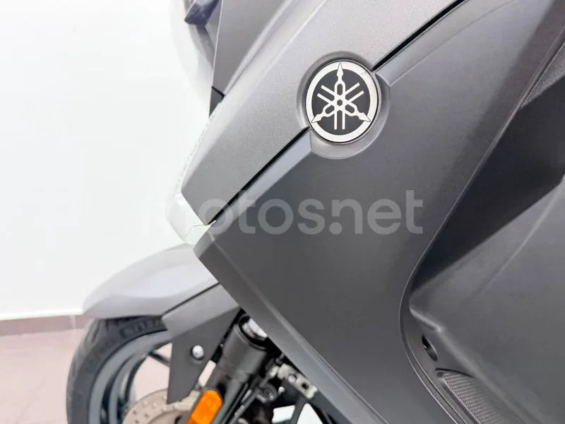 Yamaha XMAX 125 - Vista 13