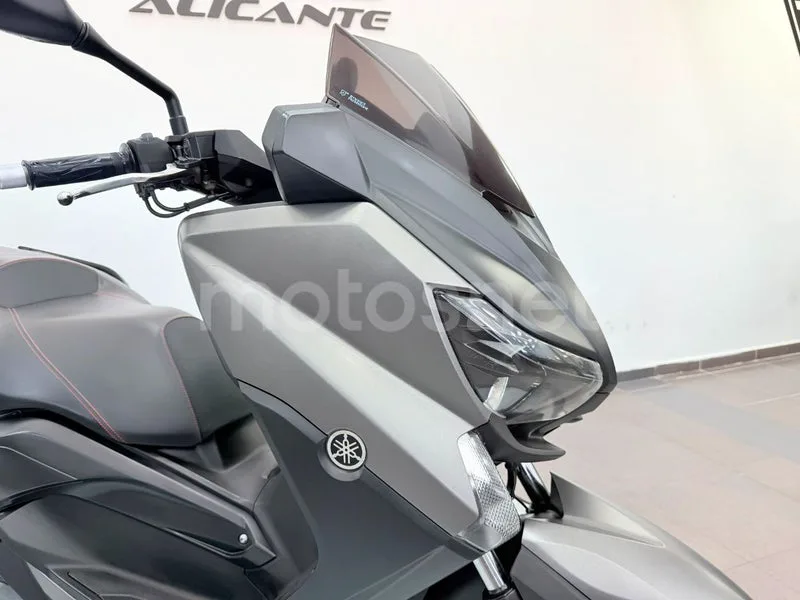 Yamaha XMAX 125 - Vista 10
