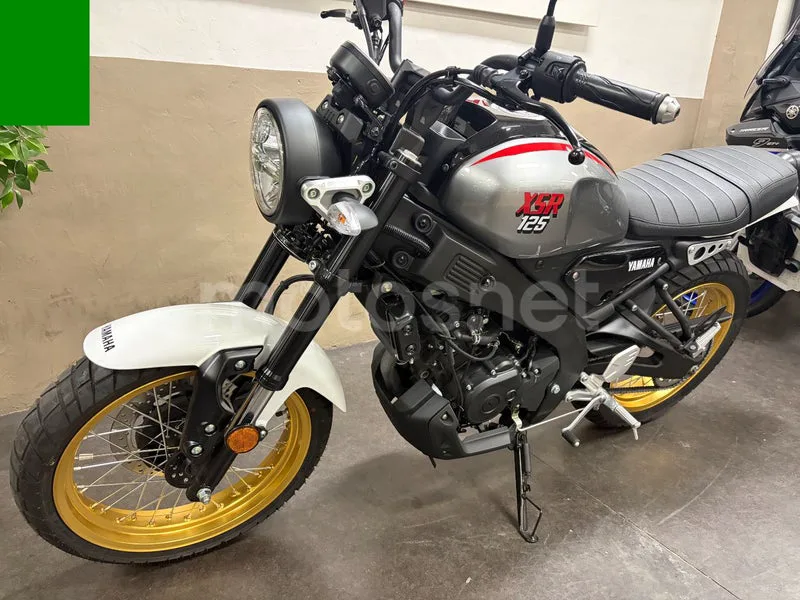 Yamaha XSR125 - Vista 5
