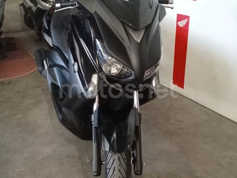 Yamaha XMAX 250 - Vista 4