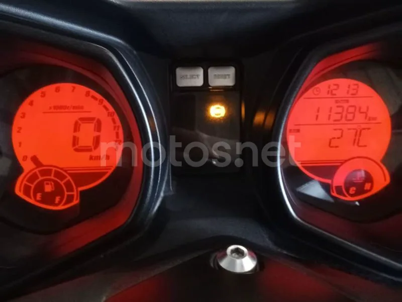 Yamaha XMAX 250 - Vista 5