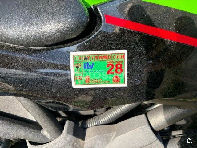 Kawasaki Ninja 125 - Vista 3