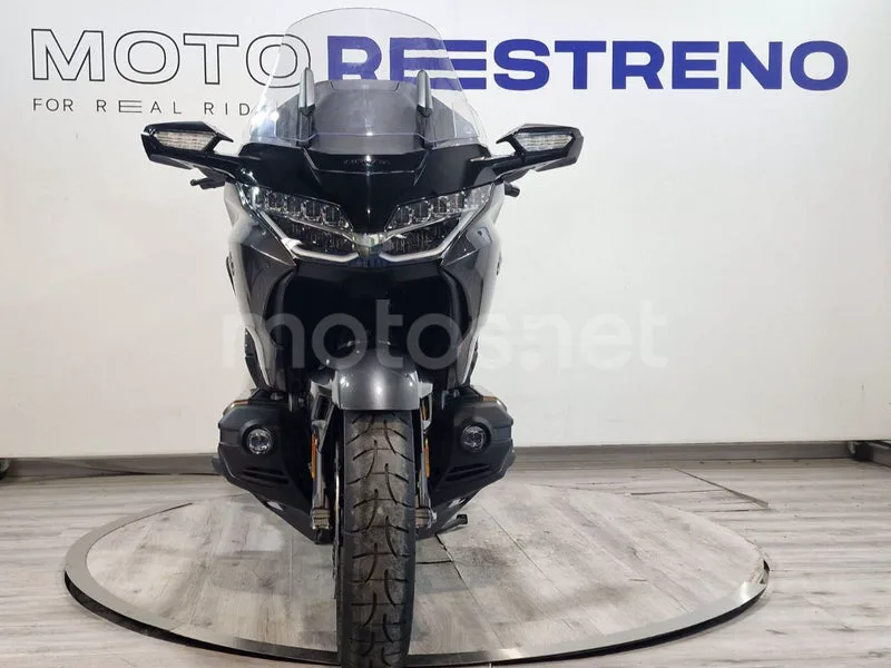 Honda GL1800 Gold Wing - Vista 4