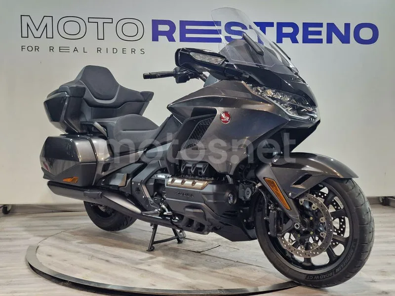 Honda GL1800 Gold Wing - Vista 5