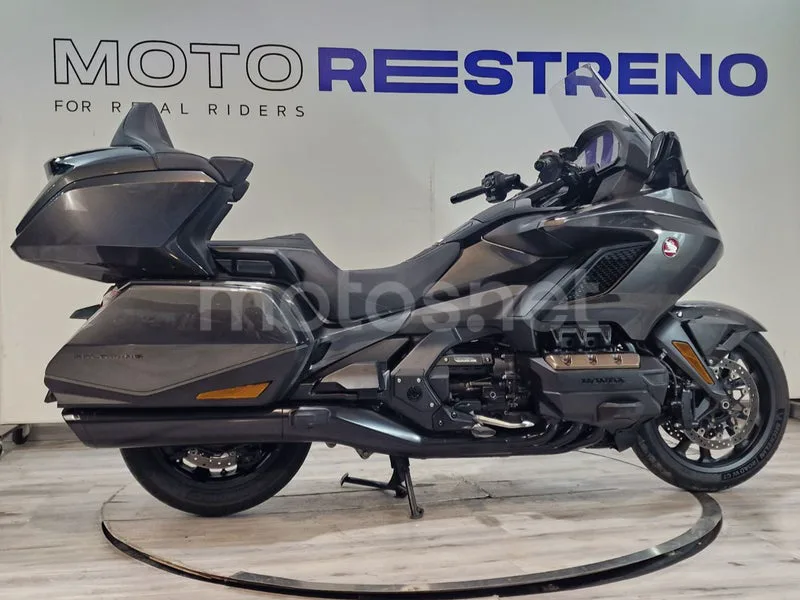 Honda GL1800 Gold Wing - Vista 6