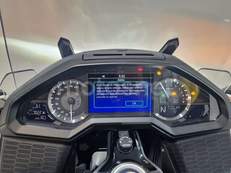 Honda GL1800 Gold Wing - Vista 9