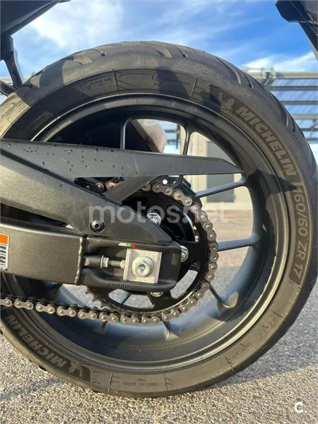 Honda CBR500R - Vista 15