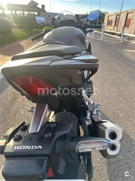 Honda CBR500R - Vista 4