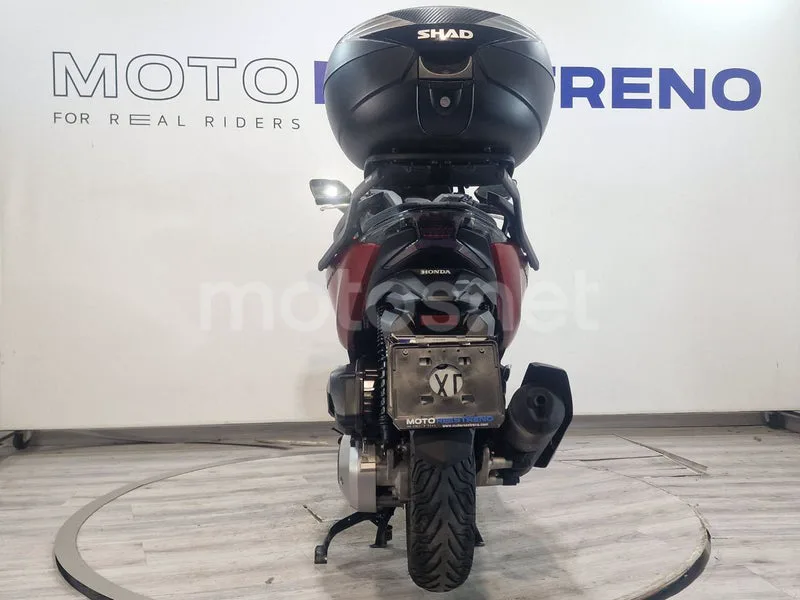 Honda Forza 125 - Vista 8