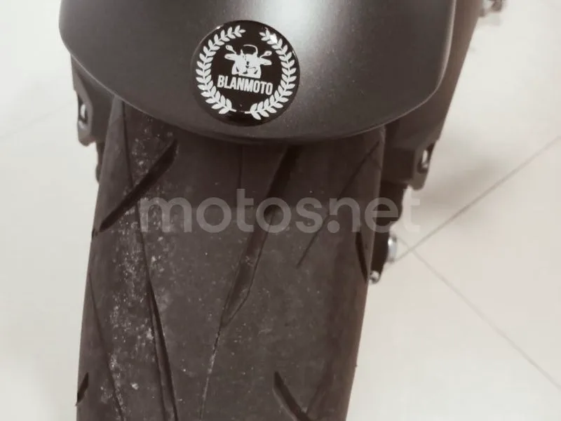 Honda CB650R - Vista 13